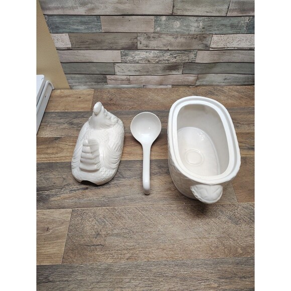 Vintage White Ceramic Hen on a Nest Soup Tureen, Farmhouse Kitchen, Cottagecore - Picture 9 of 16